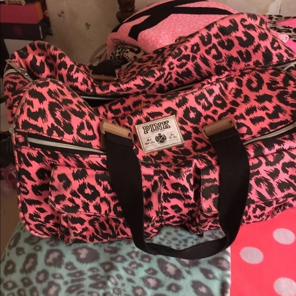 VS Pink luggage duffle roller bag - Picture 1 of 1